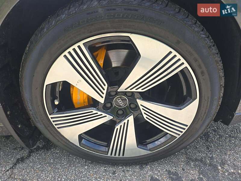 Позашляховик / Кросовер Audi e-tron 2019 в Львові