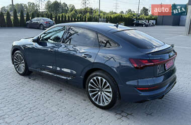 Позашляховик / Кросовер Audi e-tron 2022 в 