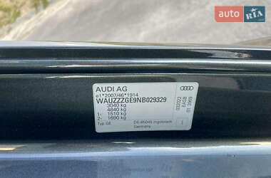 Внедорожник / Кроссовер Audi e-tron 2022 в 