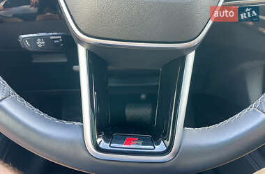 Внедорожник / Кроссовер Audi e-tron 2022 в 