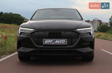 Внедорожник / Кроссовер Audi e-tron 2022 в 