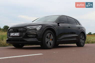 Внедорожник / Кроссовер Audi e-tron 2022 в 