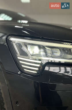 Внедорожник / Кроссовер Audi e-tron 2019 в 