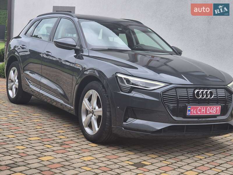 Позашляховик / Кросовер Audi e-tron 2020 в Стрию