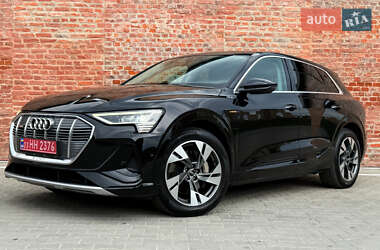 Внедорожник / Кроссовер Audi e-tron 2023 в 