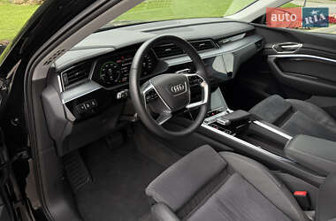 Внедорожник / Кроссовер Audi e-tron 2023 в 
