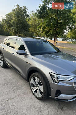 Позашляховик / Кросовер Audi e-tron 2019 в Полтаві