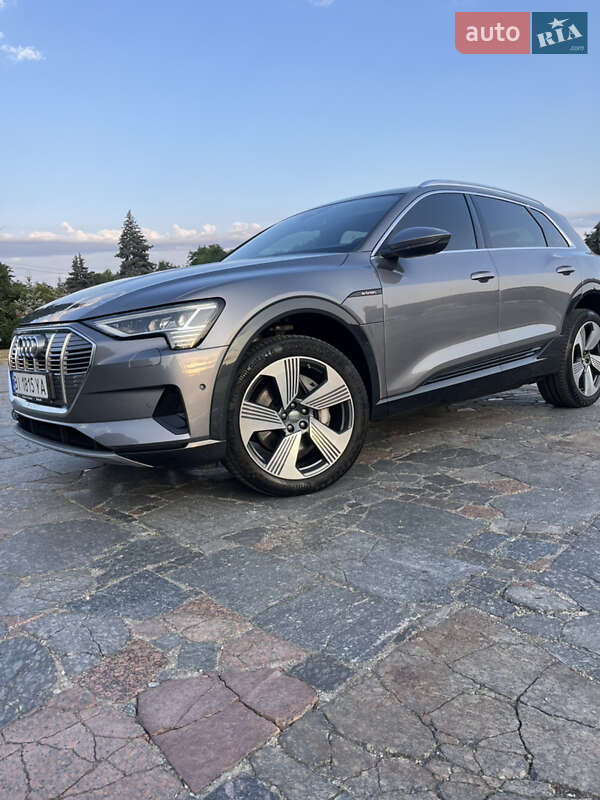 Позашляховик / Кросовер Audi e-tron 2019 в Полтаві