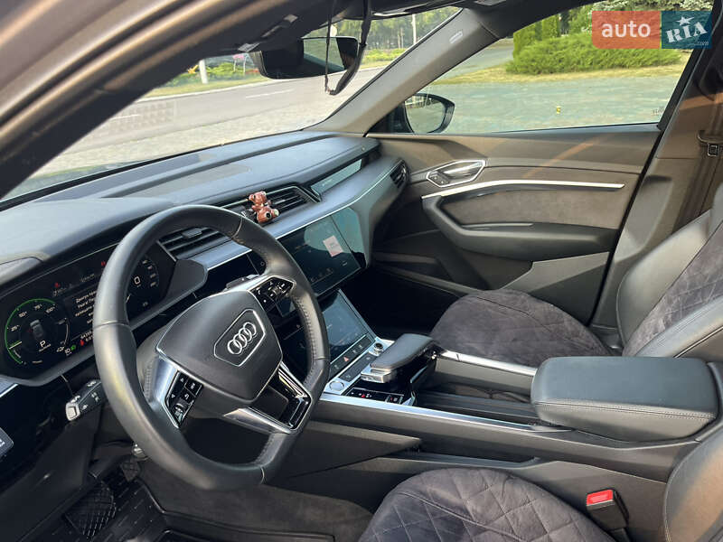 Позашляховик / Кросовер Audi e-tron 2019 в Полтаві