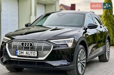 Позашляховик / Кросовер Audi e-tron 2022 в 