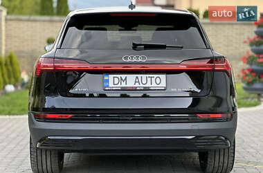 Позашляховик / Кросовер Audi e-tron 2022 в 