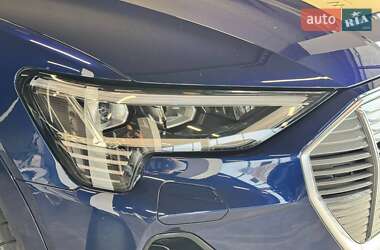 Внедорожник / Кроссовер Audi e-tron 2021 в 