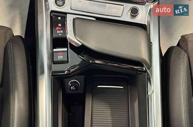 Внедорожник / Кроссовер Audi e-tron 2021 в 