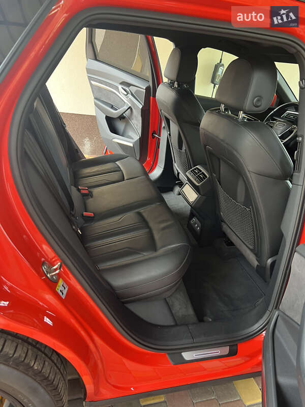 Внедорожник / Кроссовер Audi e-tron 2018 в Киеве фото 7 Внедорожник / Кроссовер Audi e-tron 2018 в Киеве