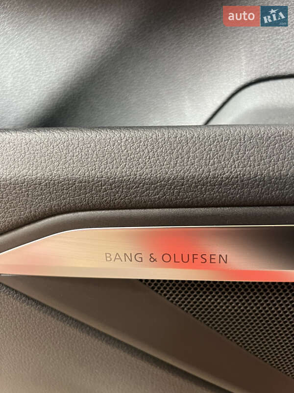 Внедорожник / Кроссовер Audi e-tron 2018 в Киеве фото 15 Внедорожник / Кроссовер Audi e-tron 2018 в Киеве