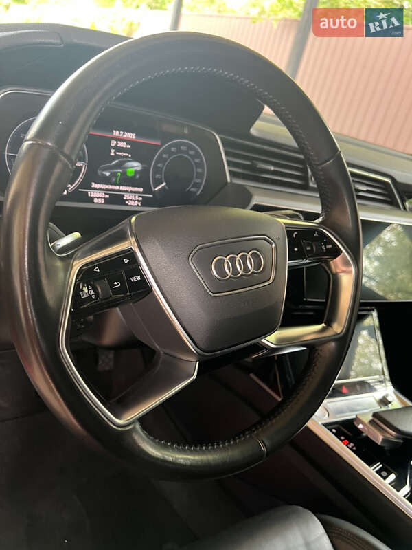 Внедорожник / Кроссовер Audi e-tron 2018 в Киеве фото 24 Внедорожник / Кроссовер Audi e-tron 2018 в Киеве