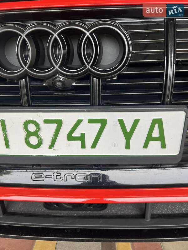 Внедорожник / Кроссовер Audi e-tron 2018 в Киеве фото 37 Внедорожник / Кроссовер Audi e-tron 2018 в Киеве
