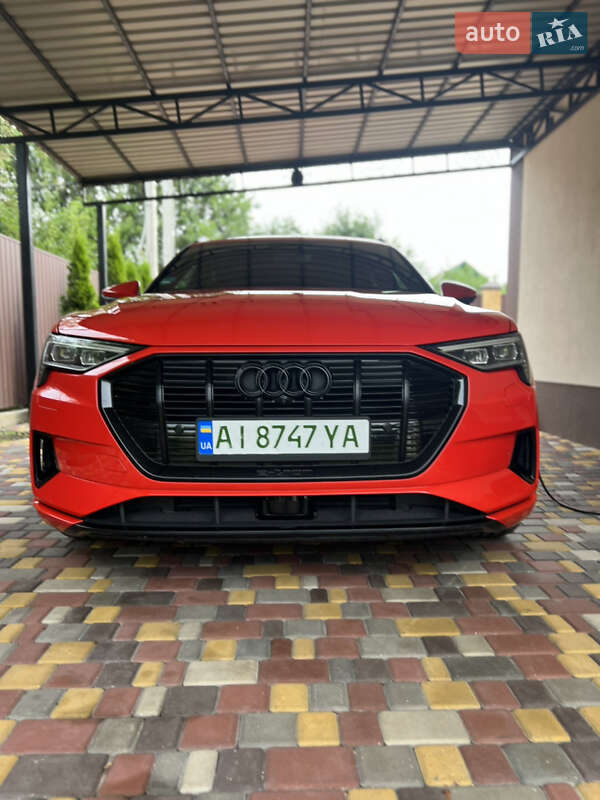 Внедорожник / Кроссовер Audi e-tron 2018 в Киеве фото 40 Внедорожник / Кроссовер Audi e-tron 2018 в Киеве