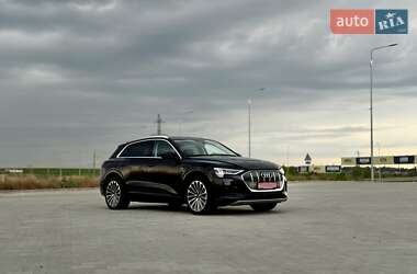 Внедорожник / Кроссовер Audi e-tron 2019 в 
