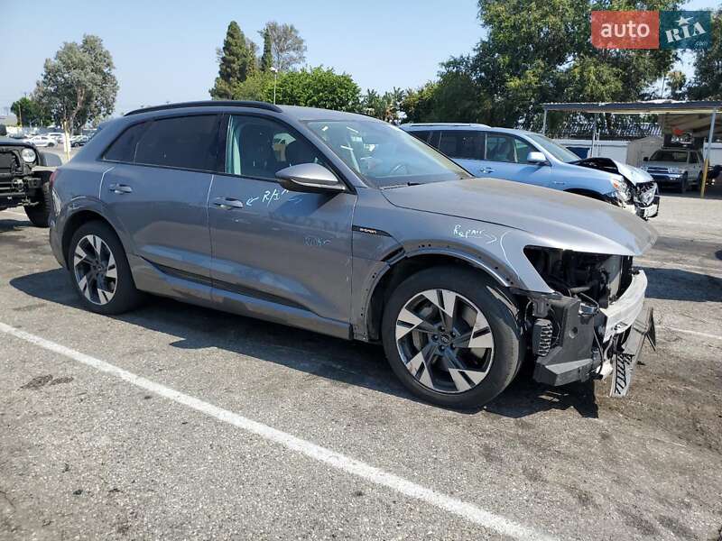 Позашляховик / Кросовер Audi e-tron 2021 в Львові