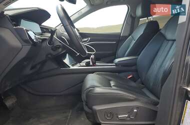 Позашляховик / Кросовер Audi e-tron 2019 в 