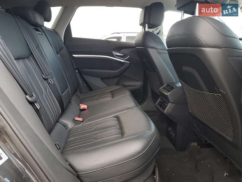 Внедорожник / Кроссовер Audi e-tron 2019 в Львове