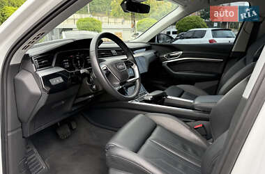 Внедорожник / Кроссовер Audi e-tron 2021 в 