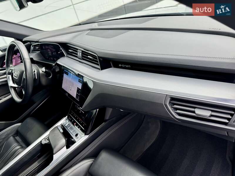 Позашляховик / Кросовер Audi e-tron 2020 в Рівному