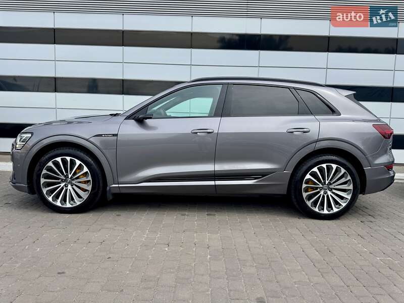 Позашляховик / Кросовер Audi e-tron 2020 в Рівному