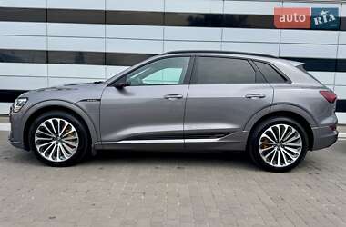 Внедорожник / Кроссовер Audi e-tron 2020 в 