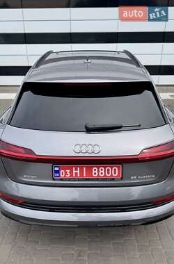 Внедорожник / Кроссовер Audi e-tron 2020 в 