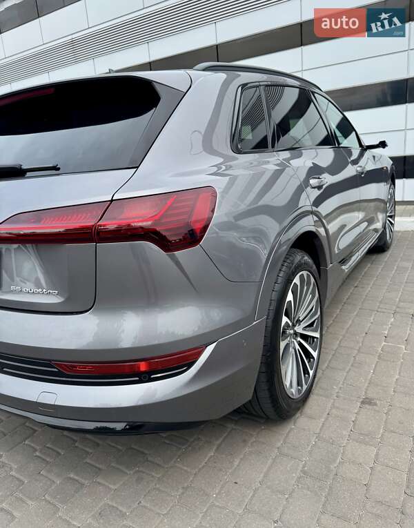 Позашляховик / Кросовер Audi e-tron 2020 в Рівному