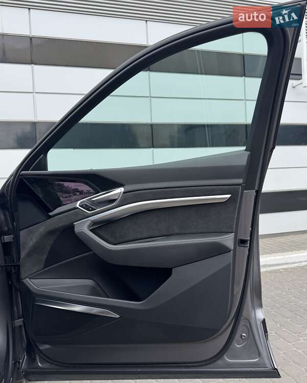 Позашляховик / Кросовер Audi e-tron 2020 в Рівному