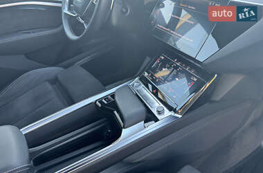 Позашляховик / Кросовер Audi e-tron 2019 в 