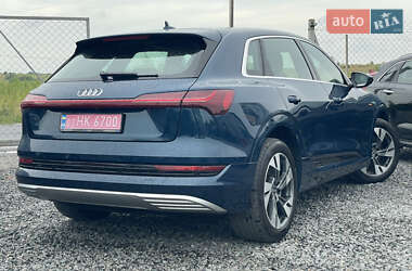 Внедорожник / Кроссовер Audi e-tron 2021 в 