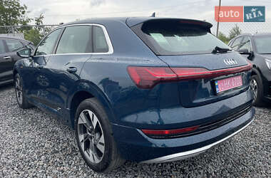 Внедорожник / Кроссовер Audi e-tron 2021 в 