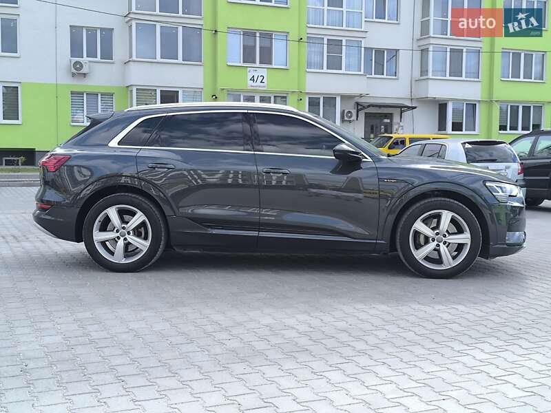 Внедорожник / Кроссовер Audi e-tron 2019 в Каменец-Подольском