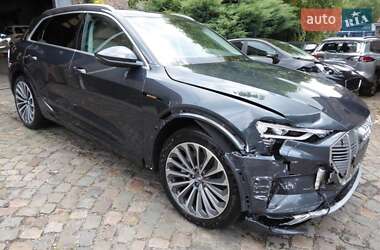 Позашляховик / Кросовер Audi e-tron 2019 в 