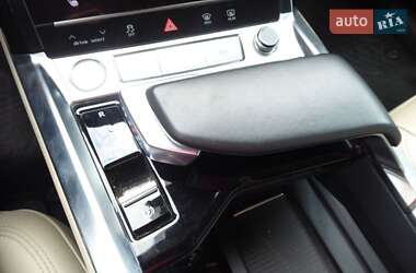 Позашляховик / Кросовер Audi e-tron 2019 в 