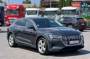 Внедорожник / Кроссовер Audi e-tron 2022 в 