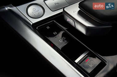 Позашляховик / Кросовер Audi e-tron 2019 в 