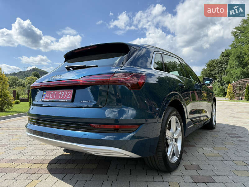 Внедорожник / Кроссовер Audi e-tron 2019 в Сваляве