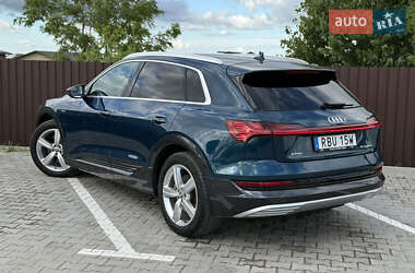 Внедорожник / Кроссовер Audi e-tron 2020 в 