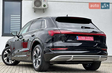 Внедорожник / Кроссовер Audi e-tron 2023 в 