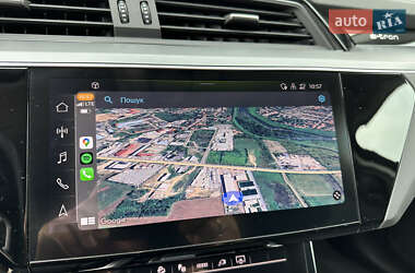 Внедорожник / Кроссовер Audi e-tron 2023 в 