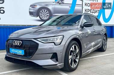 Внедорожник / Кроссовер Audi e-tron 2021 в 