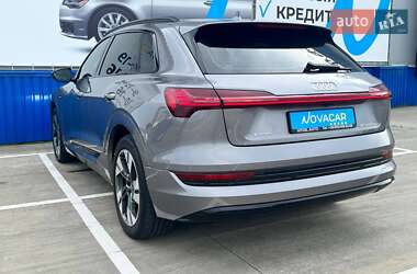 Внедорожник / Кроссовер Audi e-tron 2021 в 