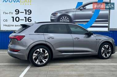 Внедорожник / Кроссовер Audi e-tron 2021 в 