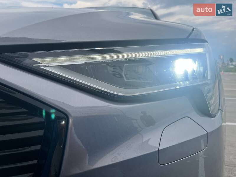 Внедорожник / Кроссовер Audi e-tron 2021 в Киеве
