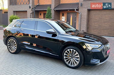 Внедорожник / Кроссовер Audi e-tron 2023 в 